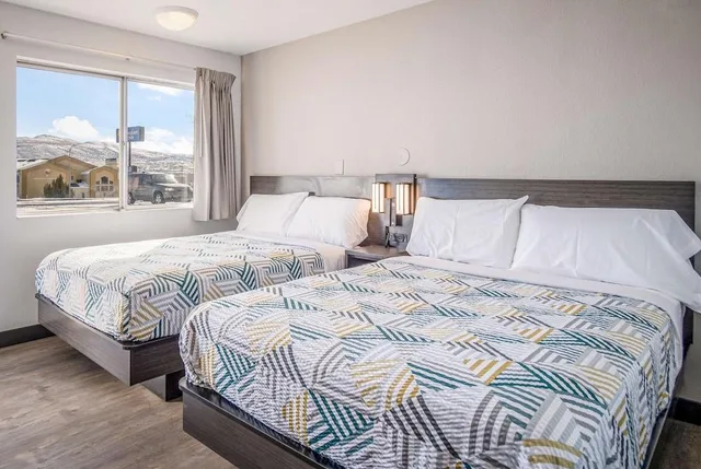 2 Full Beds - Micfridge، Motel6 Elko, NV 1/2