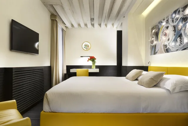 Superior, Queen Bed, Hotel LOrologio Venezia 3/7
