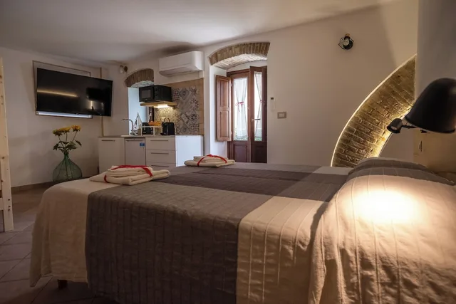 استوديو بسرير كوين بشرفة، B&amp;B La Suite 6/8