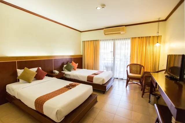 غرفة ديلوكس بسريرين منفصلين بإطلالة على البحر، LANTA CASUARINA BEACH RESORT 2/4