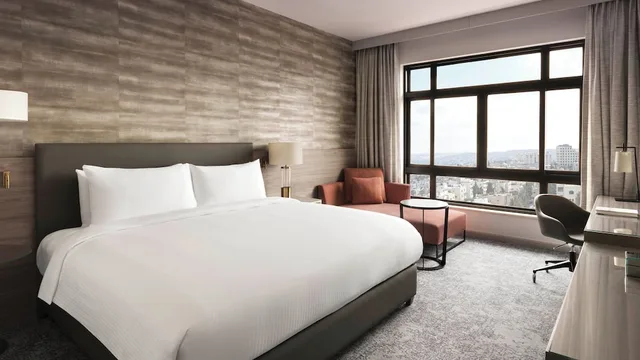 غرفة بريميوم عائلية بسرير فردي، InterContinental Amman (Jordan) 1/3