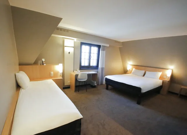 غرفة قياسية بسرير مزدوج وسرير فردي، Hotel ibis Brussels off Grand Place 2/10