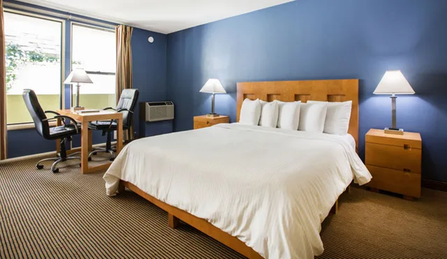 غرفة بسرير كينج، La Luna Inn 1/1