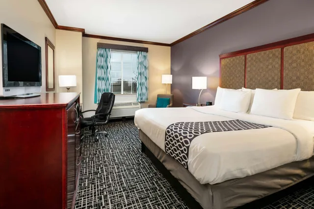 غرفة ديلوكس بسرير كينج لذوي الإعاقة، La Quinta Inn And Suites By Wyndham Lindale 3/8