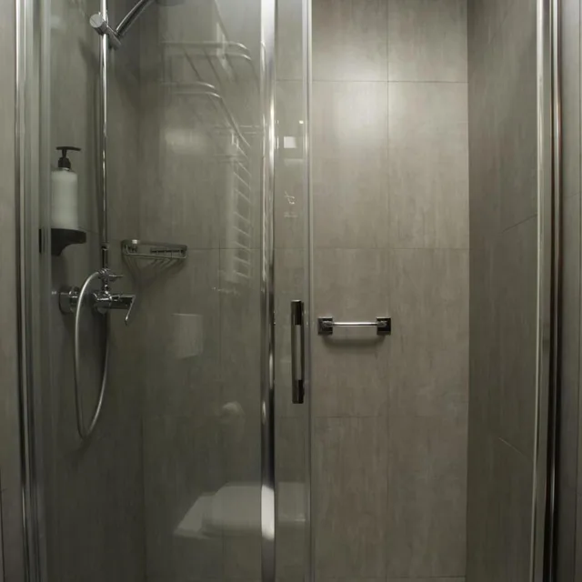 FBENR Double Bedroom، B&B HOTEL Piotrkow Trybunalski 8/8
