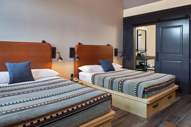 جناح بسريرين كوين، Moxy Columbus Short North 3/4