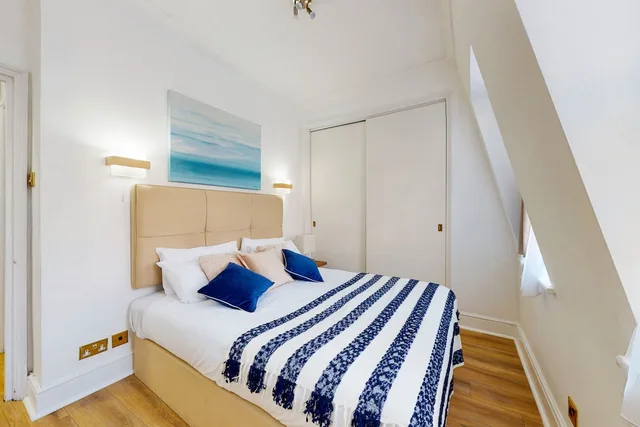 شقة ديلوكس بسرير كينج وسرير فردي مع أريكة، Park Lane Apartments/Clarges Street 1/10