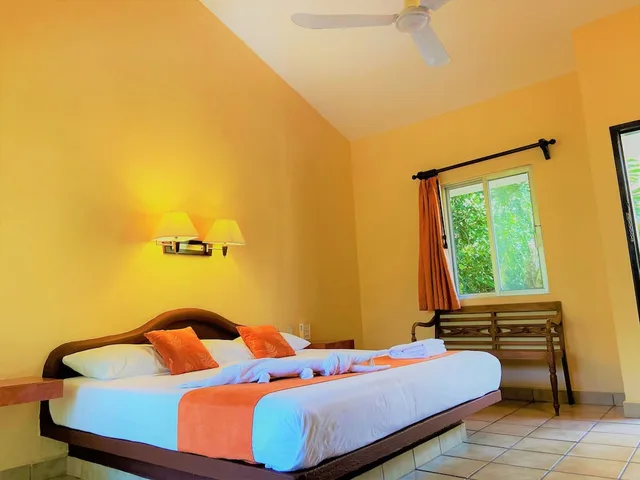 غرفة ديلوكس بسرير كينج بشرفة، Hotel Lunasol 2/8
