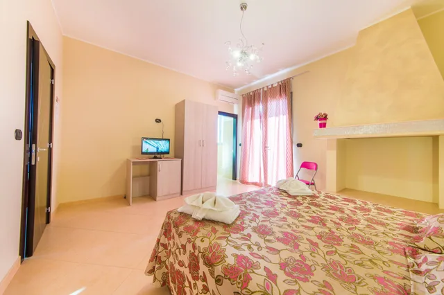 غرفة ديلوكس بسرير كوين، B&B Rosso Salento 3/9