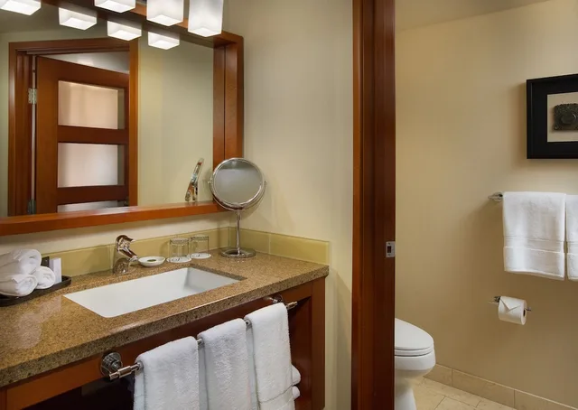 Paramount, 2 Queen Beds, Accessible, Paramount 4/6