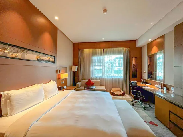 غرفة بسرير كينج يُسمح فيها بالحيوانات الأليفة، Doubletree By Hilton Jiaxing 1/5