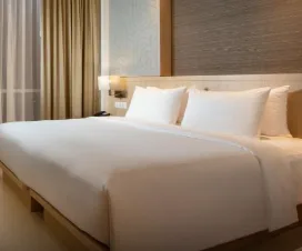 Hollywood, Superior, Queen Bed، Hotel Santika Gresik 1/1