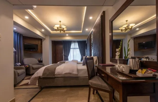 غرفة تنفيذية بسريرين منفصلين، ENVOY CONTINENTAL HOTEL 4/5