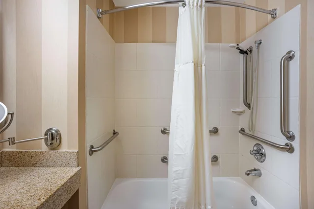 غرفة رباعية بسرير كوين لذوي الإعاقة، Best Western Plus University Park Inn & Suites 4/4