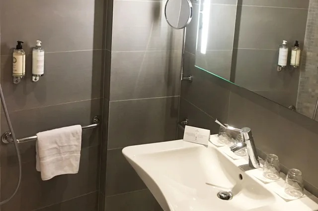 غرفة رباعية، Timhotel Invalides Eiffel 5/6