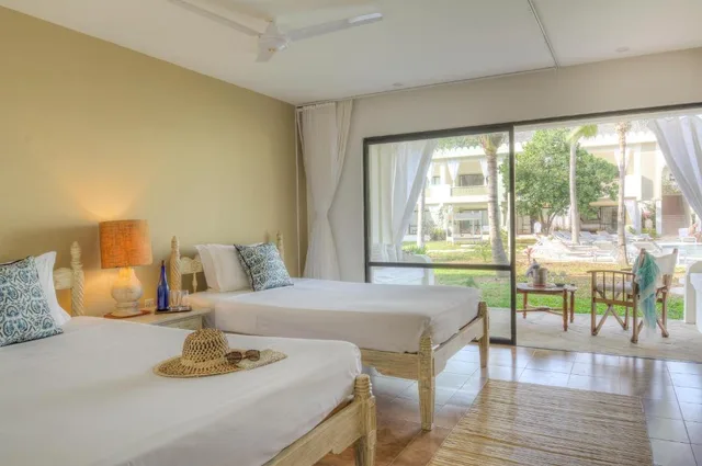 Garden Pool, Deluxe، Diamonds Malindi 1/3
