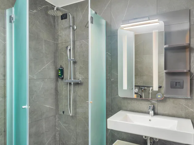 غرفة ديلوكس بسرير كوين، B&B Hotel Milano City Center Duomo 6/7
