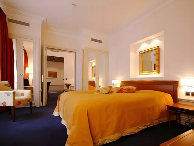 جناح جونيور بسرير كوين، Bellevue Palace 2/2