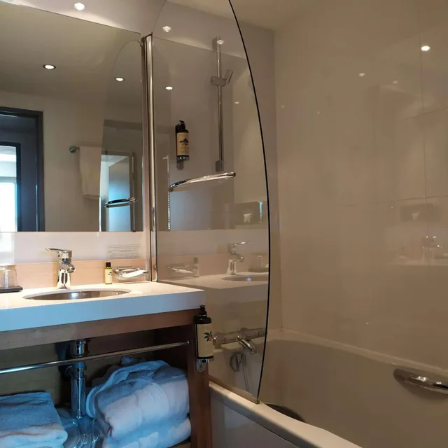 غرفة كومفورت بسرير كوين، Best Western Premier Vieux Port 10/10