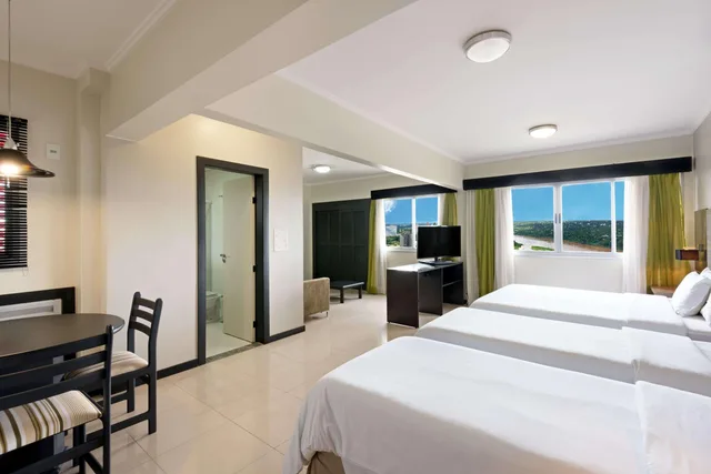 جناح بريميوم ثلاثي، Wyndham Golden Foz 2/2