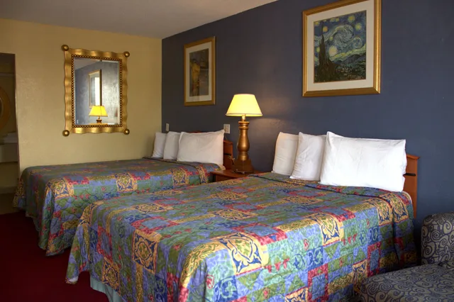 غرفة قياسية بسريرين مزدوجين، Lambert Inn 1/2