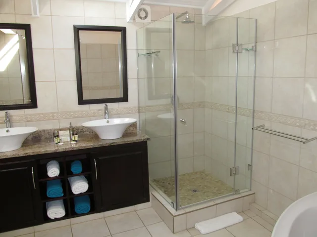 جناح شهر العسل بسرير بطابقين وسرير كوين بإطلالة على البحر، Aquamarine Guest House 6/8