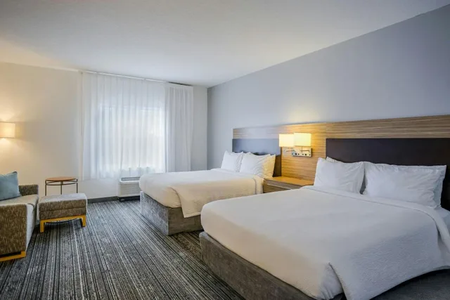جناح بسريرين كوين بشرفة بغرفة نوم واحدة مع أريكة، Towneplace Suites By Marriott Boynton Beach 1/7