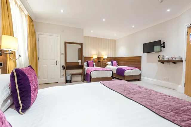 غرفة رباعية، London House Hotel 2/9