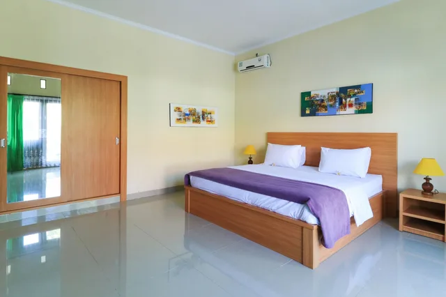 بنغل ديلوكس بسرير مزدوج، Taman Damai Bungalow by ZUZU 2/6