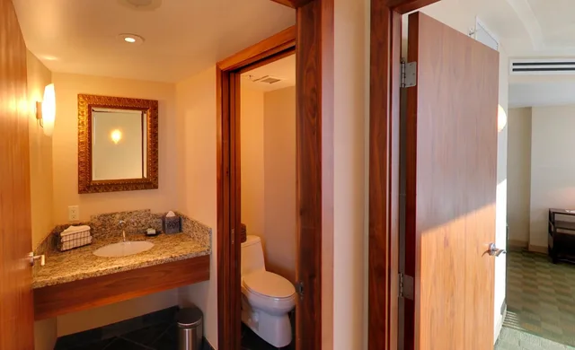 1 Bedroom, Suite, 2 Bathrooms, Embarc Vancouver 9/10