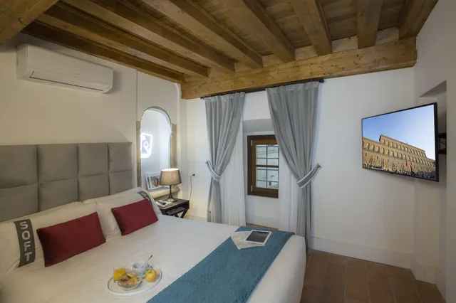 2 Bedrooms, Palazzo, Deluxe, Triple، Casual Rinascimento Firenze 3/8