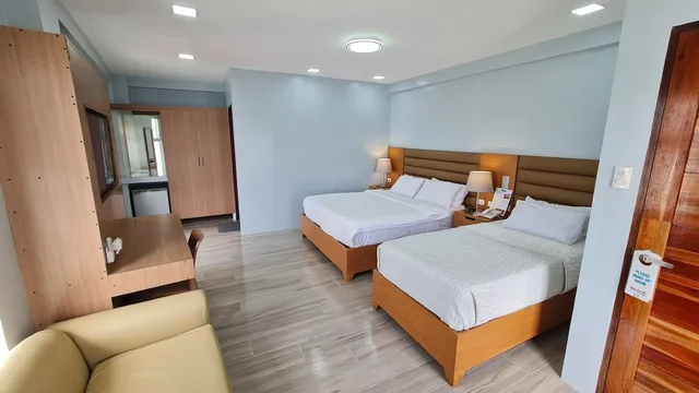 غرفة سوبيريور ثلاثية بسريرين مزدوجين بغرفة نوم واحدة، Marvins Seaside Inn 3/6