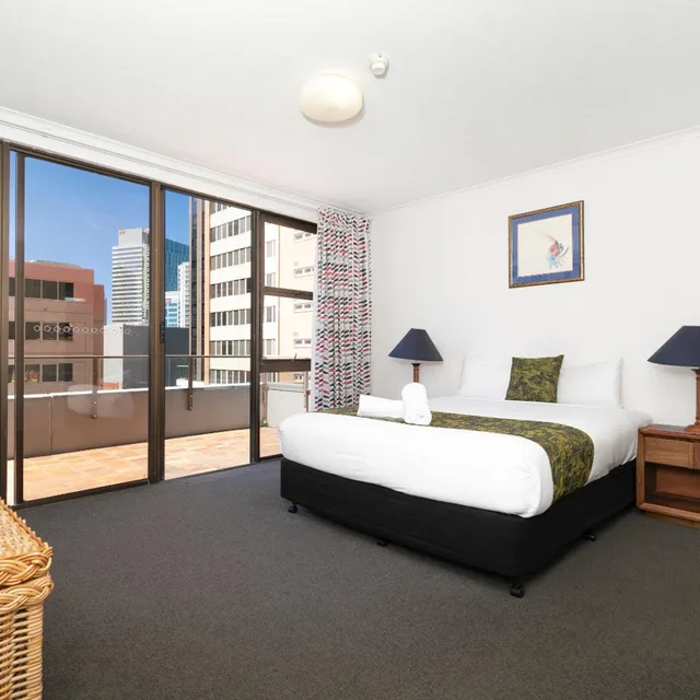 2 Bedroom Budget Apartment, Astor Apartments 2/10