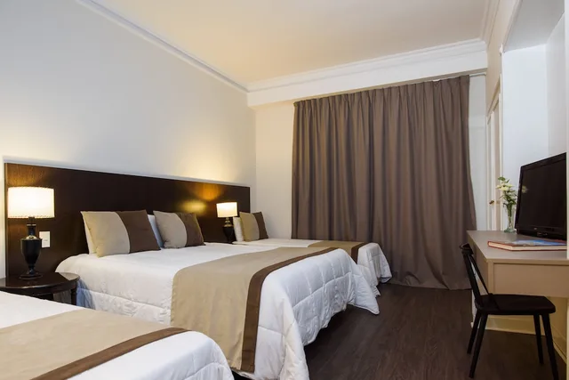 غرفة قياسية رباعية بسرير كوين وسريرين منفصلين، 1253 Recoleta Small Hotel 5/10