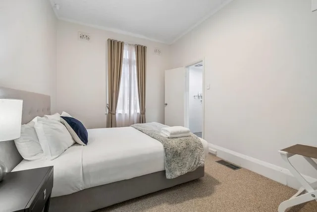 كوخ بسرير كينج وسريرين كوين، Comfort Resort Leura Gardens 5/8