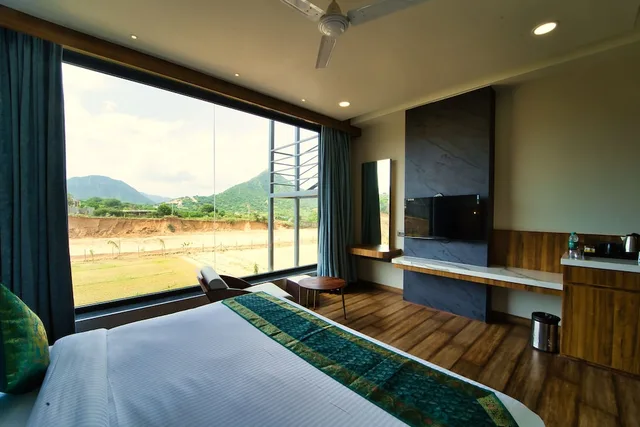 Premier, Double Bed, Resort View، Sterling Pushkar 4/5
