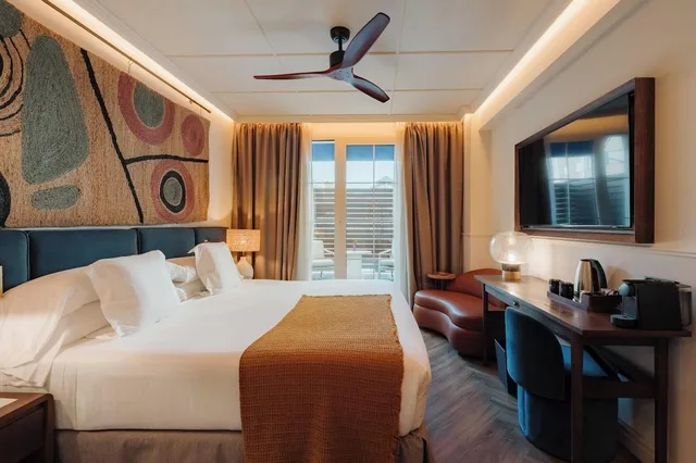 غرفة بريميوم بسرير كوين بشرفة، Only YOU Hotel Sevilla 1/10