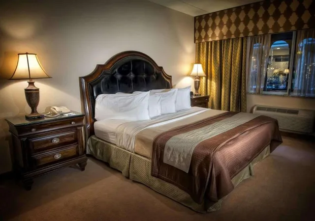 جناح بسرير كينج بجاكوزي، Garden Place Hotel 5/6