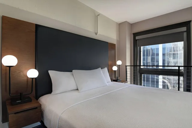 Suite, Multiple Beds، Courtyard by Marriott Cincinnati Downtown 2/8