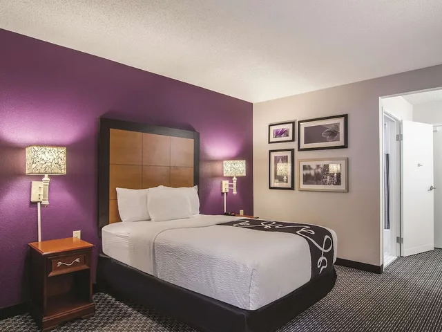 غرفة بسرير مزدوج لذوي الإعاقة، La Quinta Inn & Suites by Wyndham Miami Airport East 2/7