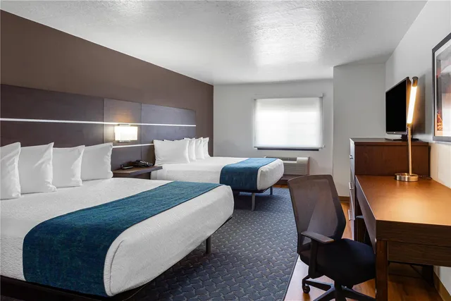 غرفة بسريرين كوين يُسمح فيها بالحيوانات الأليفة، Best Western Duchesne Inn 6/9