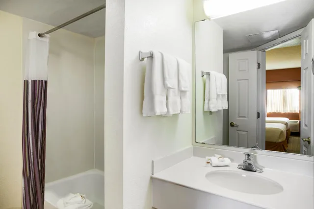 غرفة بسريرين مزدوجين، Hilton Garden Inn Houston Bush Intercontinental Airport 3/3