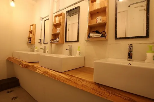 Mixed Dorm, 8 Beds, Dining Area، 365Base Outdoor Hostel 3/3