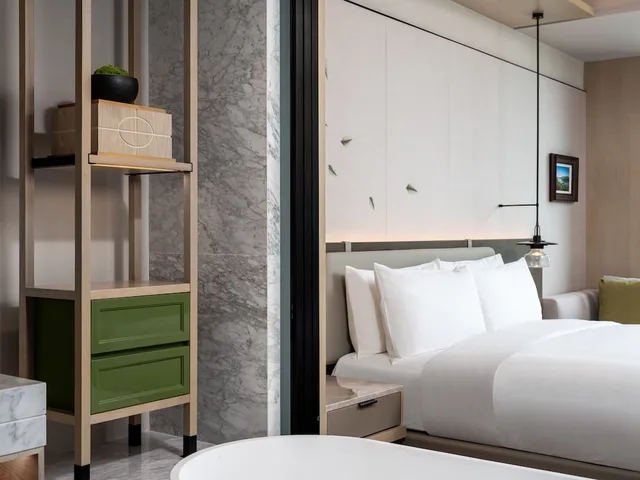 Club, King Bed, City View, Liyang Marriott Hotel 4/4