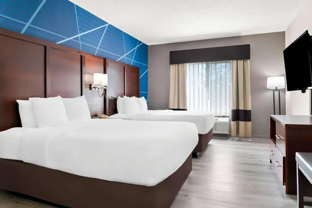 جناح بسرير كوين، Holiday Inn Express & Suites Southfield - Detroit 5/6