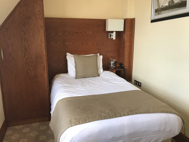 غرفة مفردة، Pier Hotel 6/8