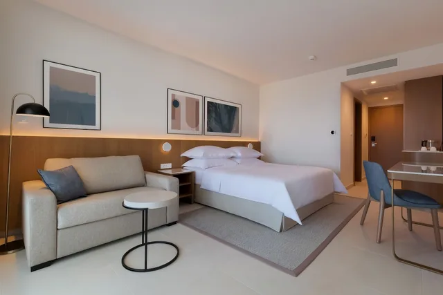 Superior, Family, 2 Double Beds, Sea Side, 2 Sofa, Balcony، Bluesun Hotel Elaphusa 2/3