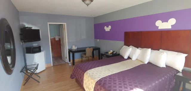 غرفة قياسية بسرير كينج، Riviera Motel 3/5