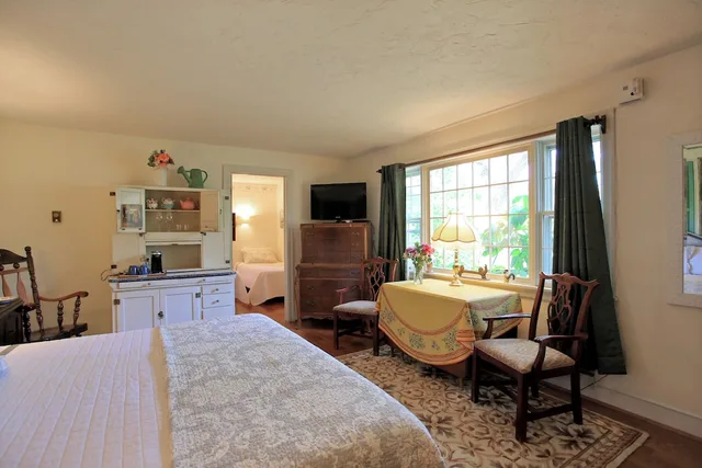 جناح بسرير كينج وسريرين منفصلين، Battlefield Bed &amp; Breakfast Inn 3/10
