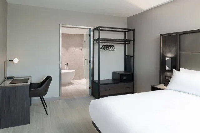 جناح بسرير كينج مع أريكة، Ac Hotel By Marriott Portsmouth Downtown/Waterfront 3/10